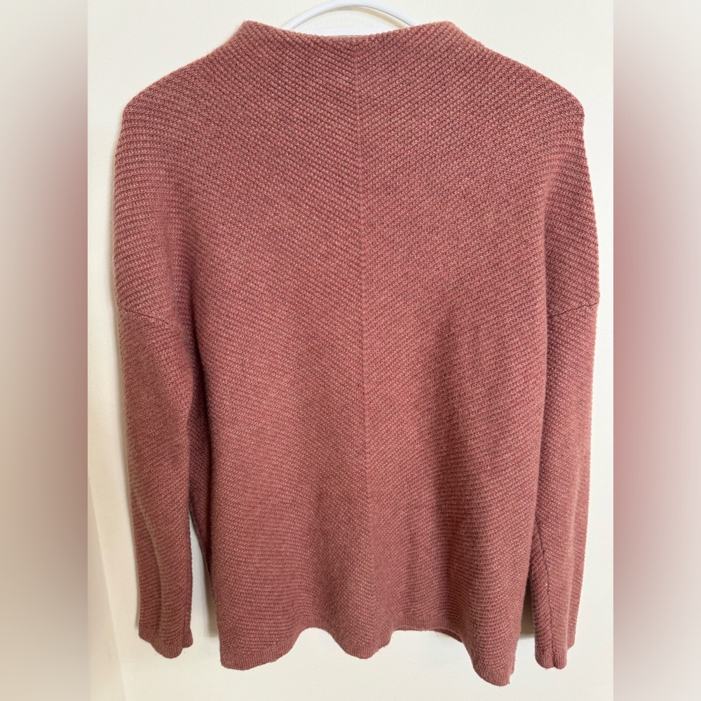 031 Denver Hayes muted pink size S